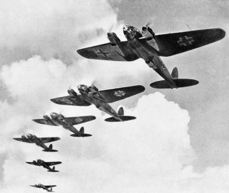 Heinkel_He_111_during_the_Battle_of_Britain